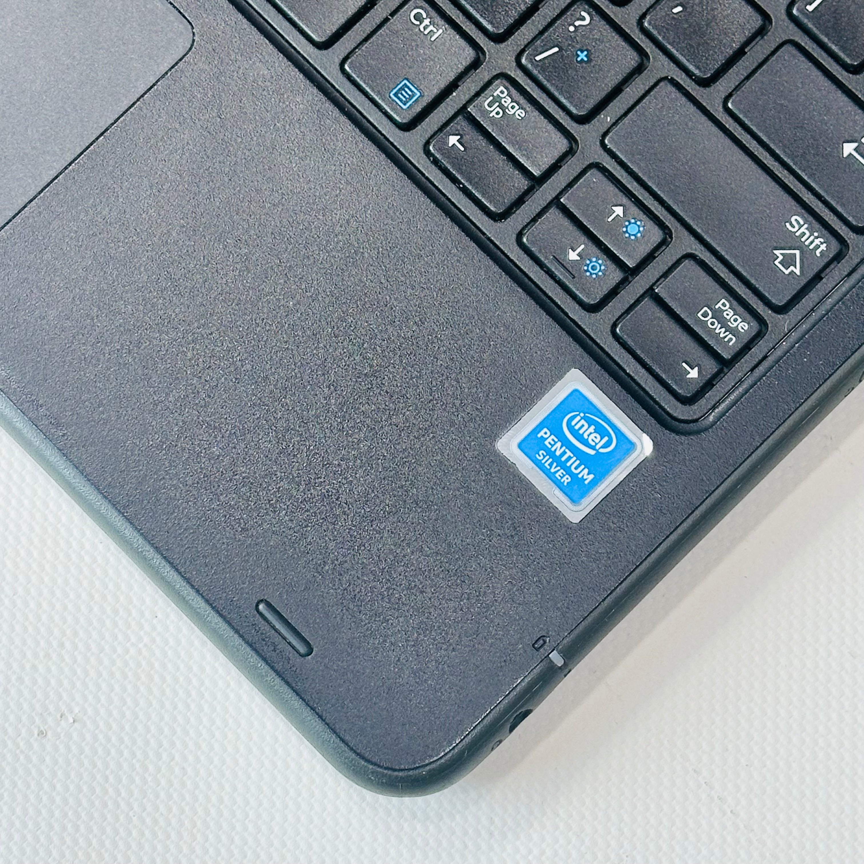 DELL LATITUDE 3190 2IN1 8gb ram / 128g ssd + 4 cadeau 🎁