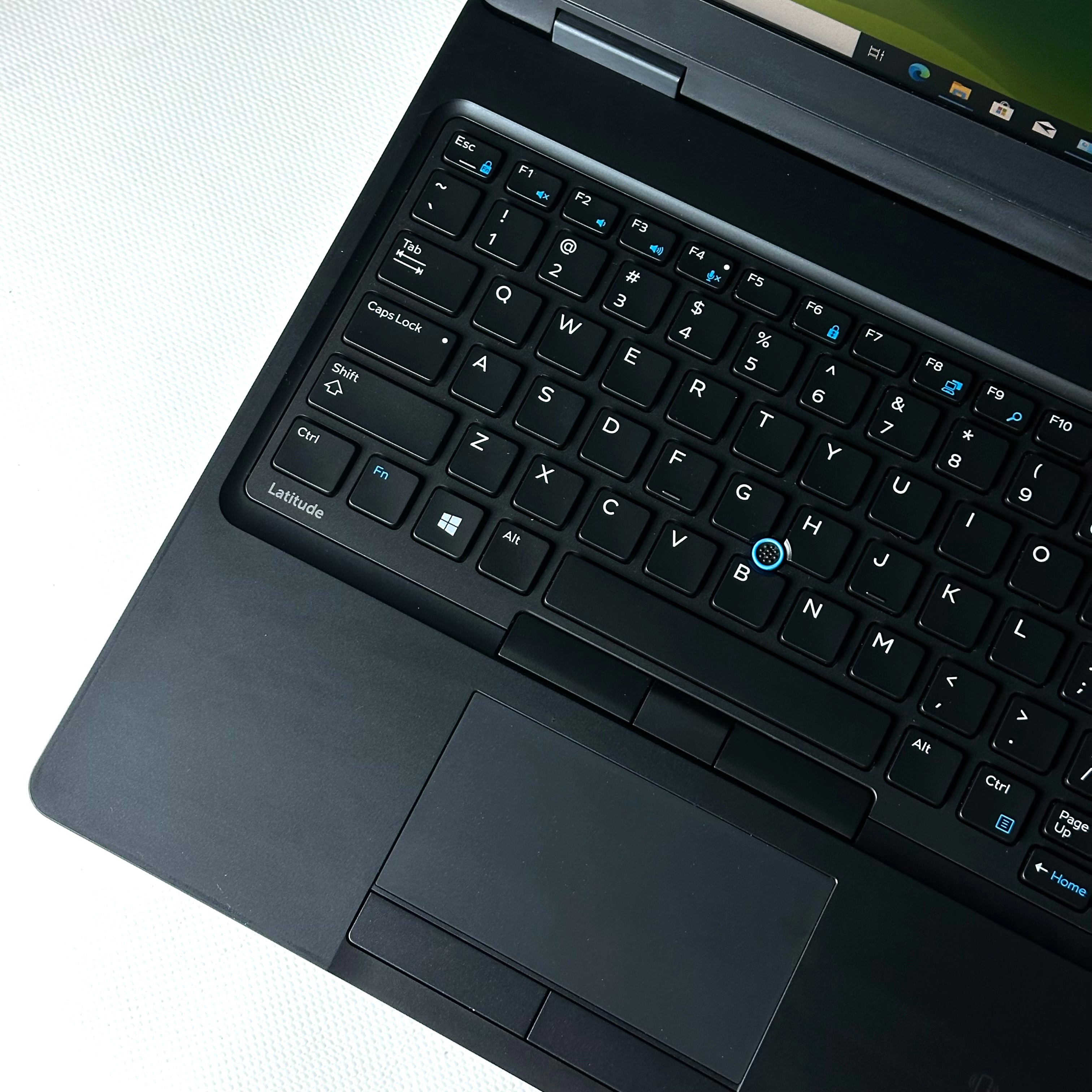 Dell latitude e5580 i5 6th gen 8g/256gb ssd écran 15,6’’ pouce