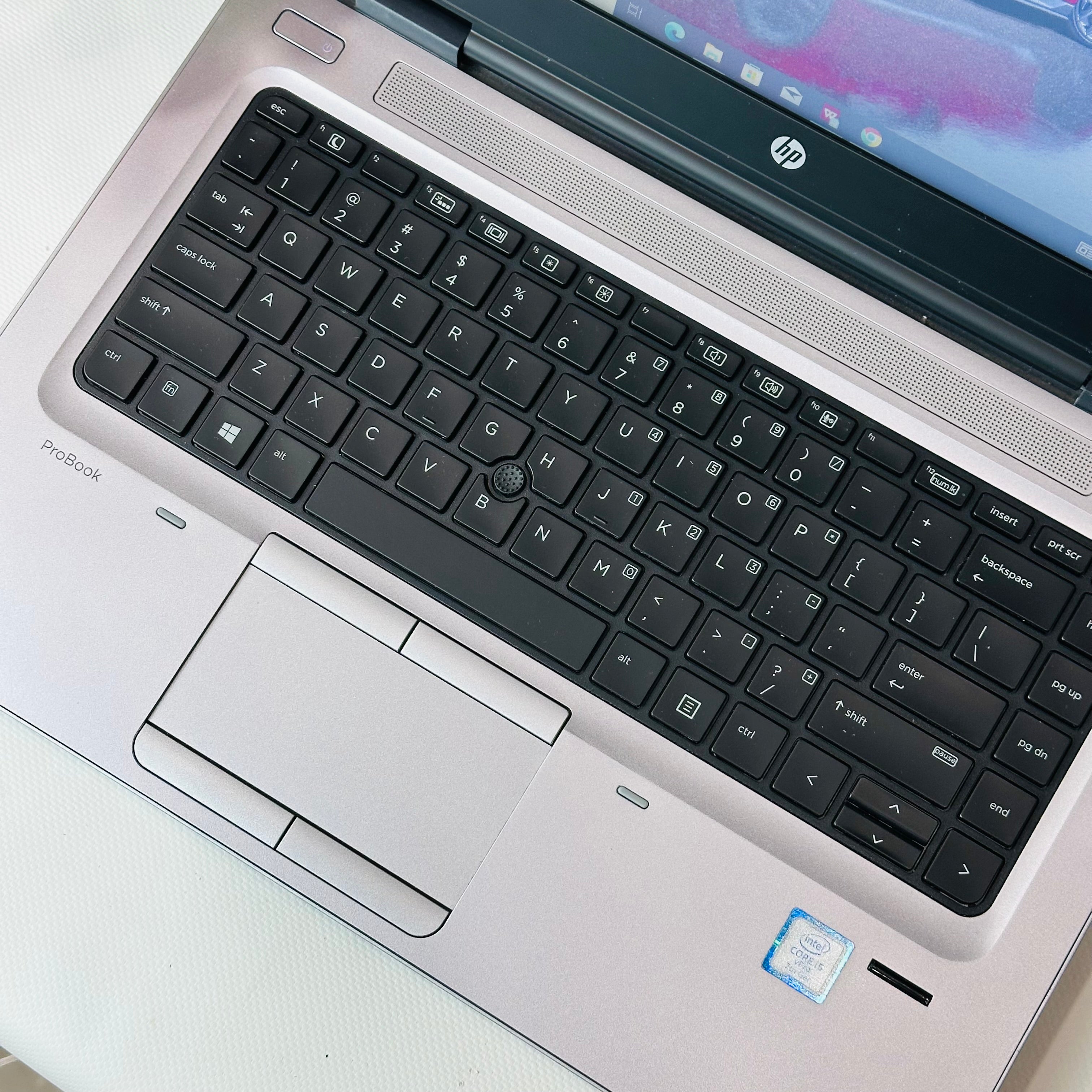 HP probook 640 g3 i5 7th gen 8gb ram 256gb ssd écran 14’’